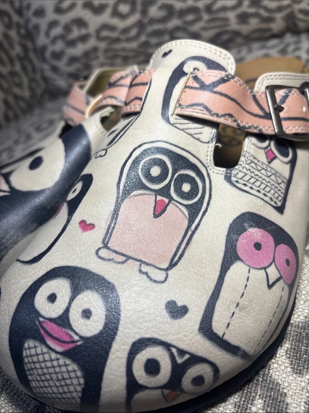 Calceo leather clogs penguin print mismatch cute casual shoes size 41 womens 10 - Picture 9 of 11